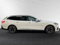 Gebraucht BMW 550e M Sport 489 PS (359 kW) 2025 Alpinweiß Kombi