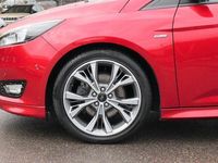 Gebraucht Ford Focus ST-Line 150 PS (110 kW) 2018 Candyrot metallic Limousine