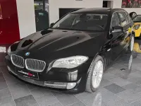 Gebraucht BMW 530 258 PS (189 kW) 2011 Schwarz Kombi