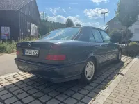 Gebraucht Mercedes C180 122 PS (89 kW) 1997 Blau Limousine