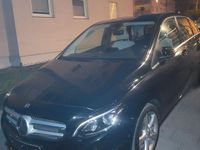 Gebraucht Mercedes B200 136 PS (100 kW) 2015 Schwarz Kleinwagen