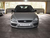 Gebraucht Ford Focus Trend 101 PS (74 kW) 2006 Silber Limousine