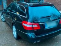 Gebraucht Mercedes E220 170 PS (125 kW) 2011 Schwarz Kleinwagen
