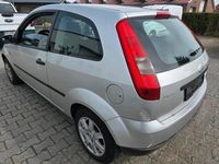 Usata Ford Fiesta 80 CV (58 kW) 2004 Argento Utilitaria