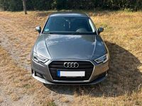 Gebraucht Audi A3 Comfort 116 PS (85 kW) 2018 Grau Limousine