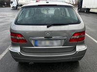 Gebraucht Mercedes B200 140 PS (102 kW) 2007 Grau Van / Kleinbus