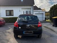 Second-hand Renault Clio II 75 CP (55 kW) 2009 Negru Berlinǎ