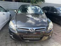 Gebraucht Hyundai i30 105 PS (77 kW) 2010 Schwarz Limousine