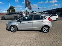Second-hand Ford Fiesta Celebration 101 CP (74 kW) 2017 Argintiu Hatchback