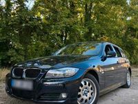 Gebraucht BMW 320 170 PS (125 kW) 2008 Blau Kombi
