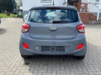 Gebraucht Hyundai i10 Classic 67 PS (49 kW) 2014 Grau Kleinwagen