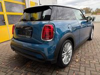 Gebraucht Mini Cooper 136 PS (100 kW) 2023 Blau Kleinwagen