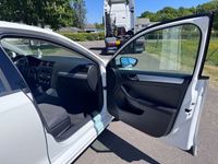 Gebraucht VW Jetta Trendline 105 PS (77 kW) 2011 Weiß Limousine