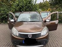 Gebraucht Dacia Sandero Stepway 75 PS (55 kW) 2012 Braun Limousine