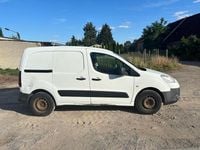 Gebraucht Peugeot Partner Avantage 75 PS (55 kW) 2013 Weiß Van / Kleinbus