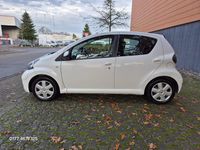 Gebraucht Toyota Aygo Cool 68 PS (50 kW) 2011 Weiß Kleinwagen