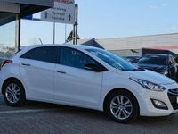 Gebraucht Hyundai i30 Edition 135 PS (99 kW) 2015 Weiß Limousine