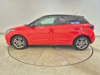 Gebraucht Hyundai i20 Advantage 101 PS (74 kW) 2020 Tomato red / black Kleinwagen