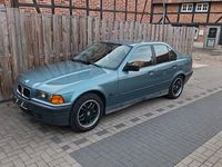 Usado BMW 316 Basis 102 HP (75 kW) 1995 Verde Sedan