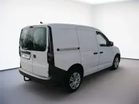 Second-hand VW Caddy 102 CP (75 kW) 2025 Alb Monovolum
