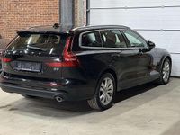 Gebraucht Volvo V60 Momentum 150 PS (110 kW) 2019 Schwarz Kombi