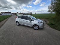 Gebraucht Ford Fiesta 60 PS (44 kW) 2010 Silber Kleinwagen