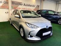 Gebraucht Toyota Yaris Club 116 PS (85 kW) 2020 Ultra silver (metallic) Limousine