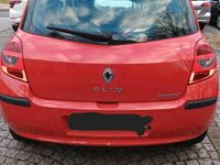 Gebraucht Renault Clio II 88 PS (64 kW) 2006 Rot Kleinwagen