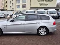Gebraucht BMW 320 170 PS (125 kW) 2011 Titansilber metallic Kombi