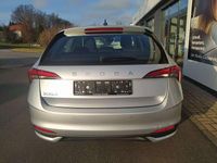 Neu Skoda Scala Essence 116 PS (85 kW) 2025 Brilliantsilber metallic Kleinwagen