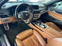 Gebraucht BMW 740 M Sport 320 PS (235 kW) 2018 Singapur grau metallic Limousine