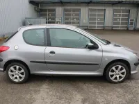 Gebraucht Peugeot 206 Tendance 109 PS (80 kW) 2003 Silber