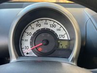 Gebraucht Toyota Aygo 68 PS (50 kW) 2012 Grau Kleinwagen