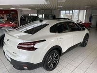 Gebraucht Citroën e-C4 Shine 100 kW (136 PS) 2023 Perlmuttweiß perlmutt lackier Limousine