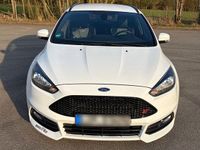Gebraucht Ford Focus ST 250 PS (183 kW) 2017 Weiß Kombi