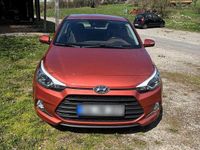 Gebraucht Hyundai i20 Style 101 PS (74 kW) 2016 Orange Coupé