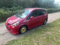 Käytetty Honda Jazz 82 HP (60 kW) 2004 Punainen Viistoperä
