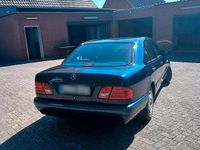 Brugt Mercedes E200 132 HK (97 kW) 1997 Blå Sedan