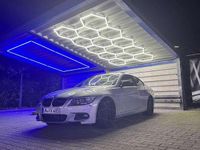 Gebraucht BMW 330 245 PS (180 kW) 2011 Silber Coupé