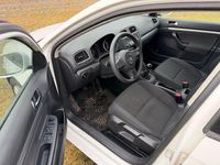 Gebraucht VW Golf VI 105 PS (77 kW) 2011 Weiß Kleinwagen