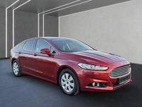 Gebraucht Ford Mondeo Titanium 160 PS (117 kW) 2016 Rot Limousine