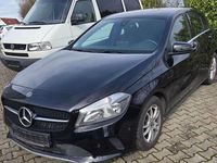 Gebraucht Mercedes A180 Style 122 PS (89 kW) 2017 Schwarz Limousine