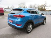gebraucht Hyundai Tucson blue 1.7 CRDi Advantage 2WD Navi