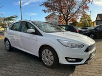 Gebraucht Ford Focus Trend 101 PS (74 kW) 2015 Weiß Limousine