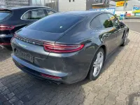 Gebraucht Porsche Panamera 4 E-Hybrid 462 PS (339 kW) 2019 Vulkangrau Kleinwagen