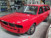 Second-hand VW Passat 72 CP (52 kW) 1988 Roșu Berlinǎ