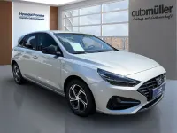 Gebraucht Hyundai i30 Intro Edition 159 PS (116 kW) 2021 Silber Limousine