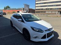 Używany Ford Focus Titanium 182 KM (133 kW) 2013 Biały Sedan/Limuzyna