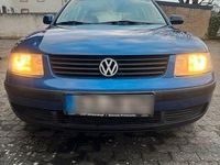 Gebraucht VW Passat Basis 101 PS (74 kW) 1997 Blau Kombi