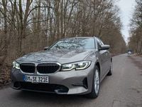 Gebraucht BMW 330e Sport Line 292 PS (214 kW) 2021 Grau Kombi